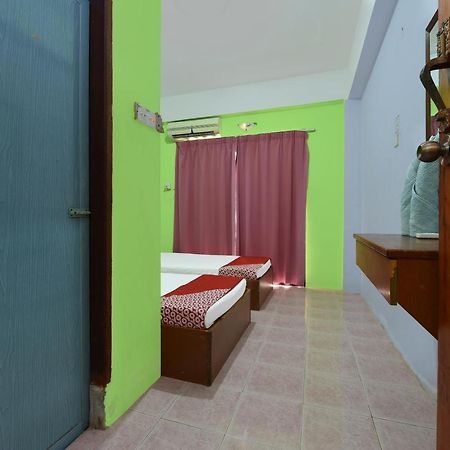 Oyo 90565 Teresek View Motel Kuala Tahan Εξωτερικό φωτογραφία