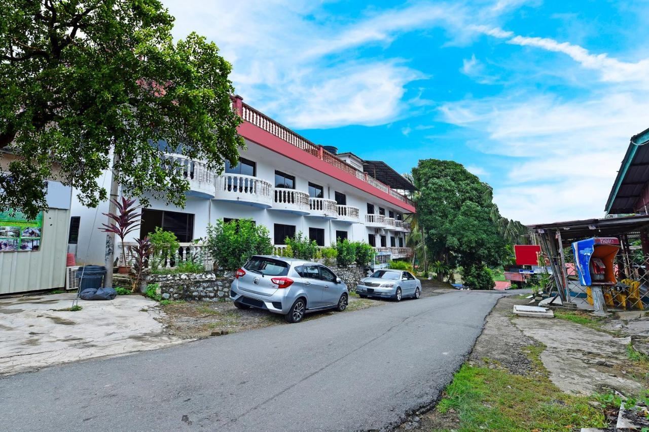 Oyo 90565 Teresek View Motel Kuala Tahan Εξωτερικό φωτογραφία